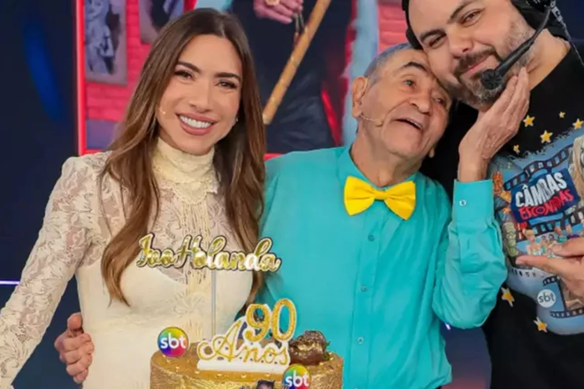 Aos 90 anos, Ivo Holanda recebe homenagem no palco do Programa Silvio Santos 31 Aos 90 anos Ivo Holanda recebe homenagem no palco do