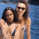 Atletas Rebeca Andrade e Gabi Guimaraes sao clicadas juntas em