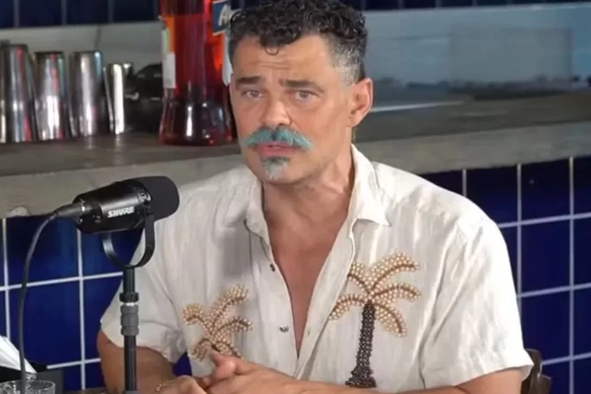 Ator Carmo Dalla Vecchia revela que nunca se relacionou de