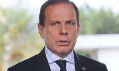 Ex governador Joao Doria deixa estudio ao vivo no SBT e