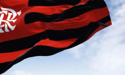 Flamengo surpreende e fecha com meia campeao da Champions League