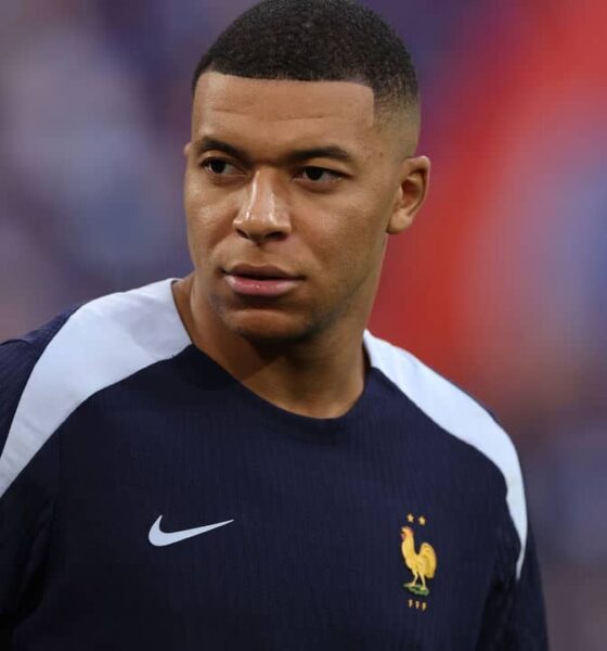 Guerra nos bastidores Mbappe toma atitude contra o PSG e
