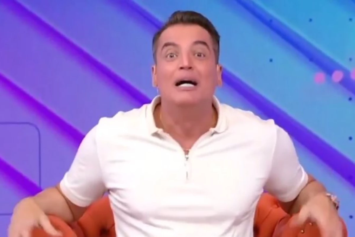 Leo Dias ‘vende seu peixe’, promete caos no SBT e humilha a Globo no Fofocalizando: ‘Dá um soninho…’ 31 Leo Dias ‘vende seu peixe promete caos no SBT e