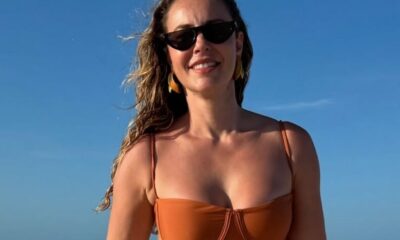 Paolla Oliveira Na Praia(1)