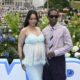 Rihanna exibe barriga de gravida no lancamento de Smurfs
