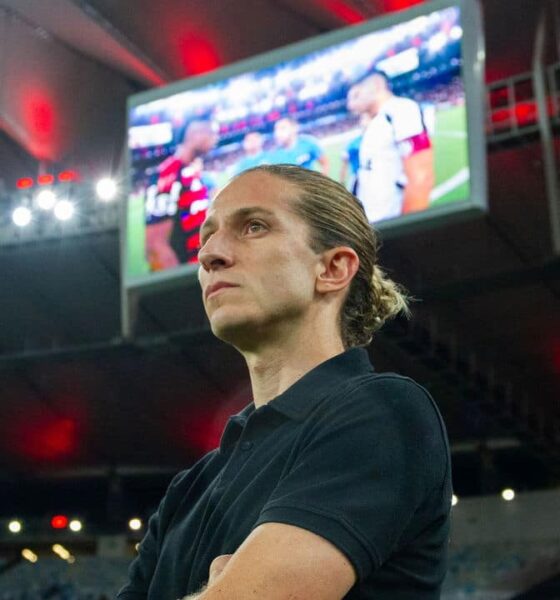 Bastidores diretoria do Flamengo desaprova atitude de Filipe Luis entenda