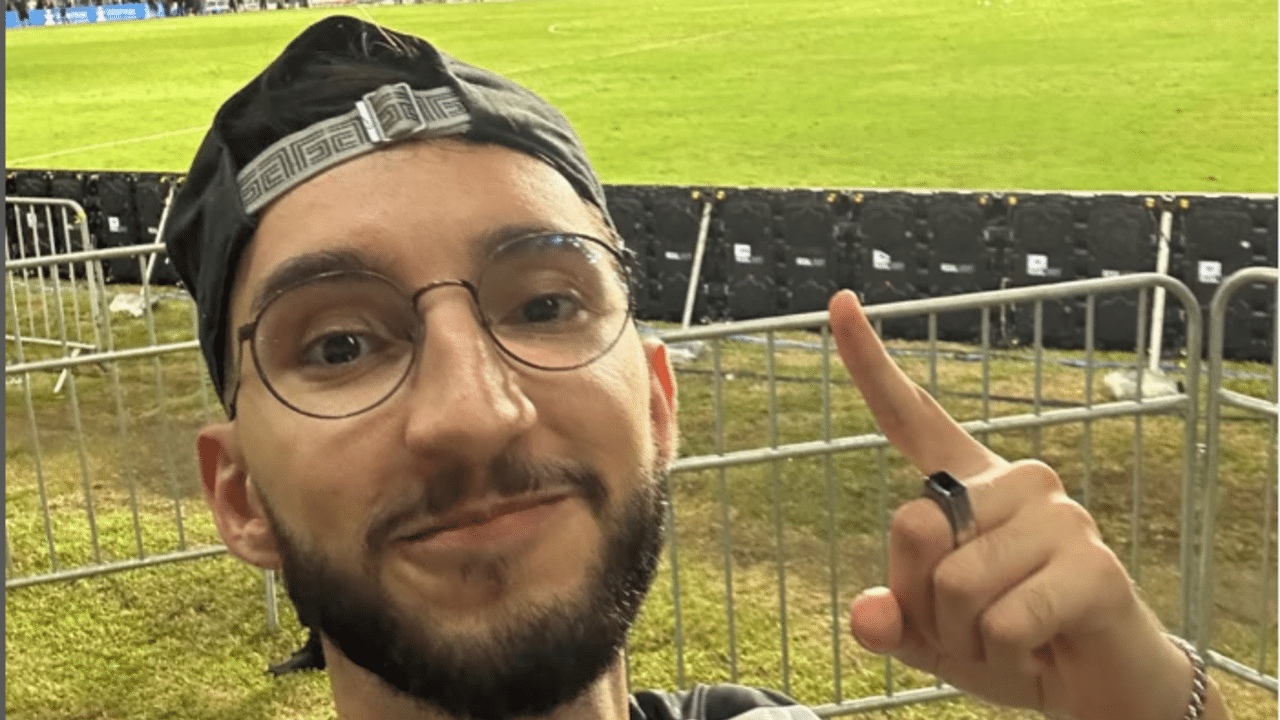 O goleiro do Fluminense mandou arrancar o proprio dedo para