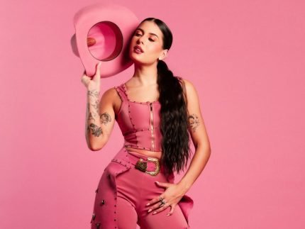 Ana Castela analisa 2025 apos namoro com Ze Felipe e