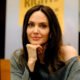 Angelina Jolie exibe cicatrizes de mastectomia e reforca alerta sobre