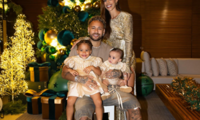 Ao lado de Bruna Biancardi e das filhas Neymar celebra