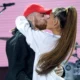Ariana Grande​ faz relato comovente sobre falecido ex namorado Mac.webp