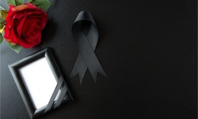 Ator de 25 anos morre em cima do palco durante