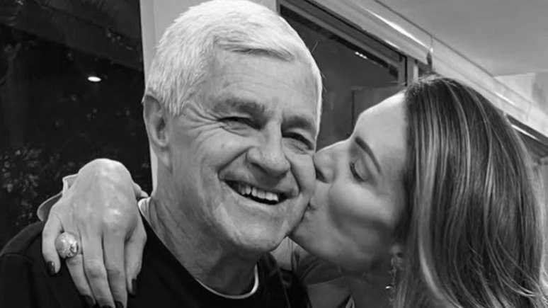 Elaine Mickely emociona a web ao anunciar a morte.webp