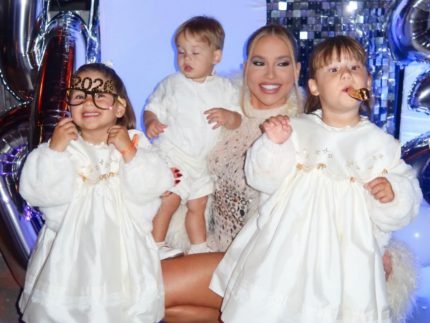 Em Madri Virginia posa com os filhos no reveillon e