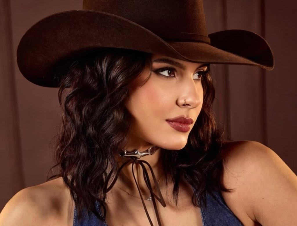 Equipe de Ana Castela se pronuncia sobre piadas com