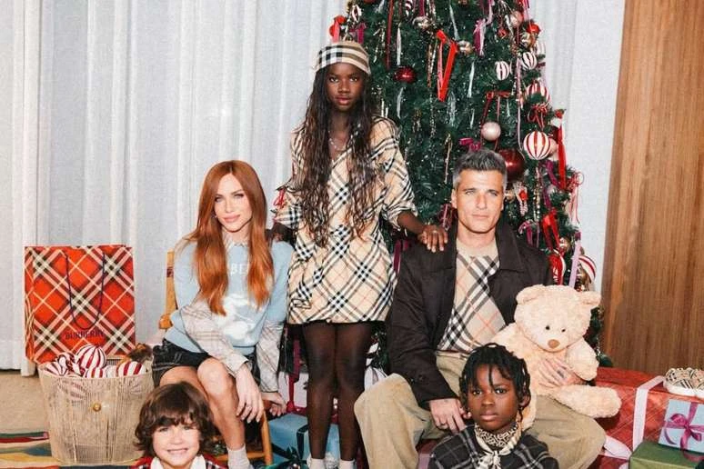 Familia Gagliasso tira foto de Natal com roupa de.webp