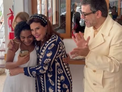 Filha de Gloria Maria e crismada na Igreja Catolica e