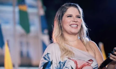 Foto de Marilia Mendonca ao lado de copiloto de.webp