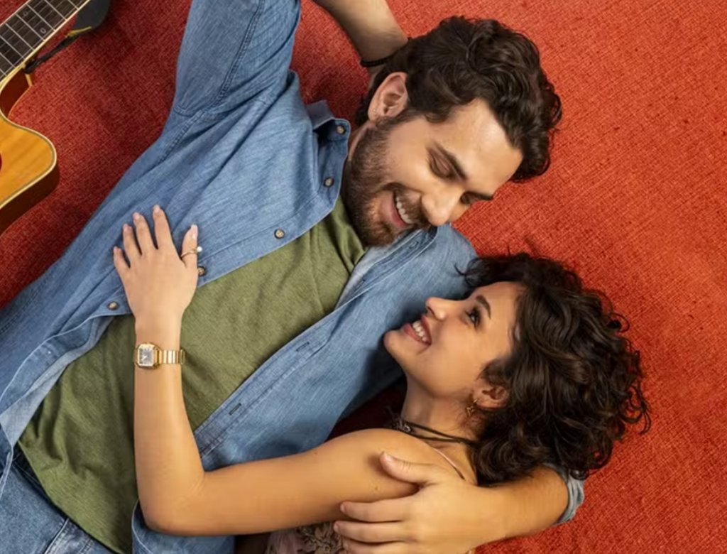 Gustavo Mioto revela desafios das cenas intimas em novela vertical