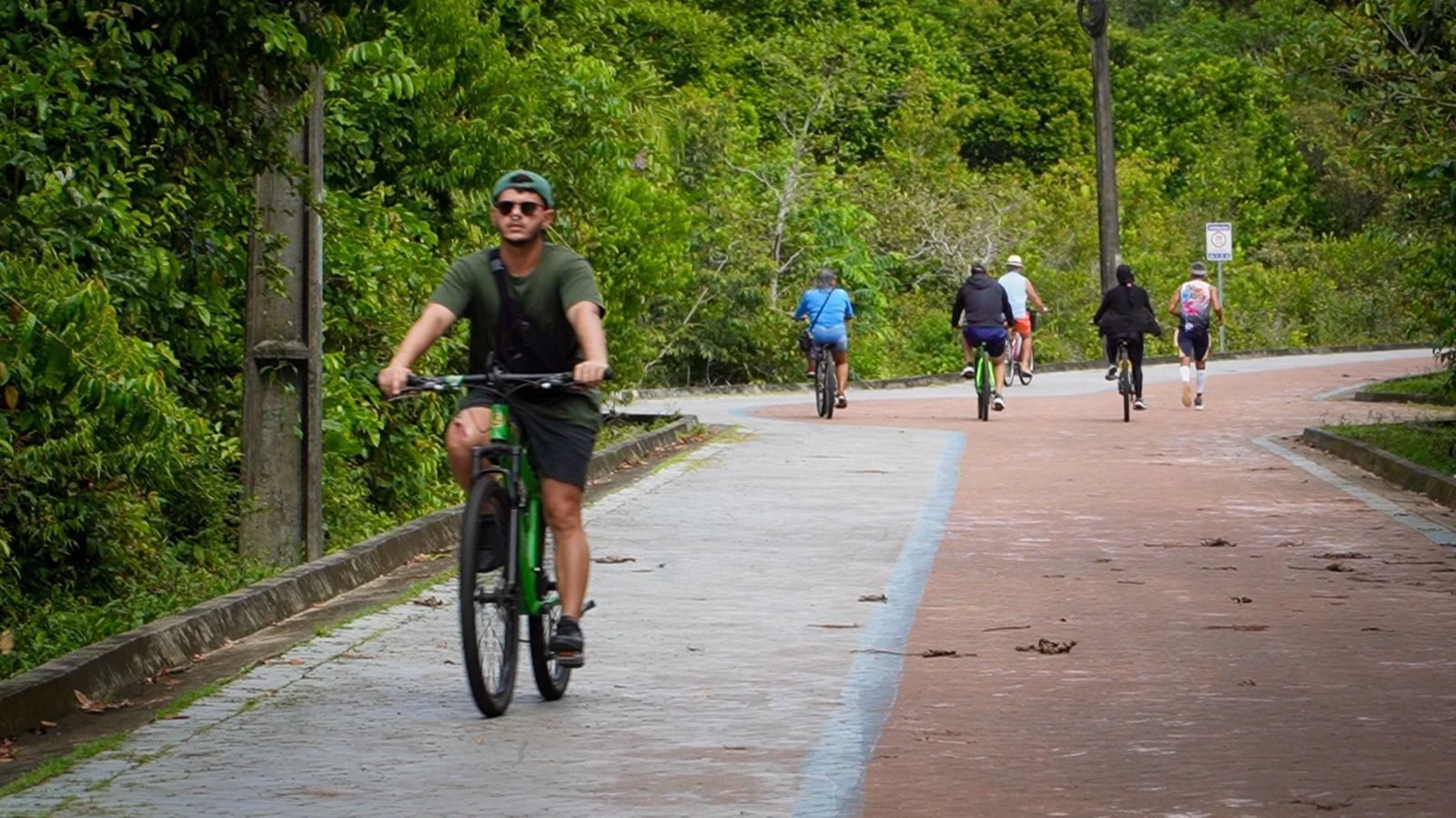 Jovem e picado por jararaca apos entrar em area.webp