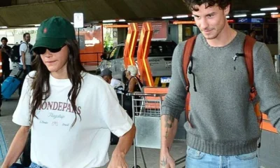 Marquezine chega a SP com Shawn Mendes e cachorro.webp