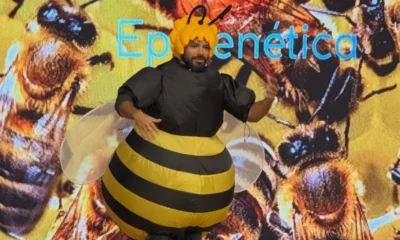 Namorado de Sandy se transforma em abelha para congresso.webp