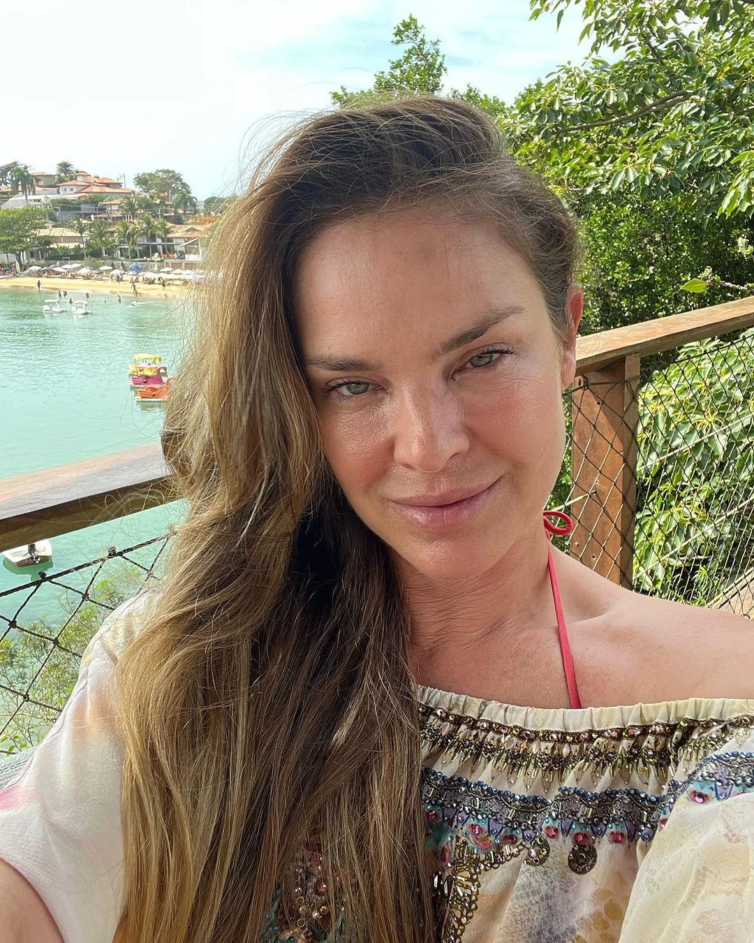 Quem e Leticia Birkheuer atriz que briga com ex marido.webp