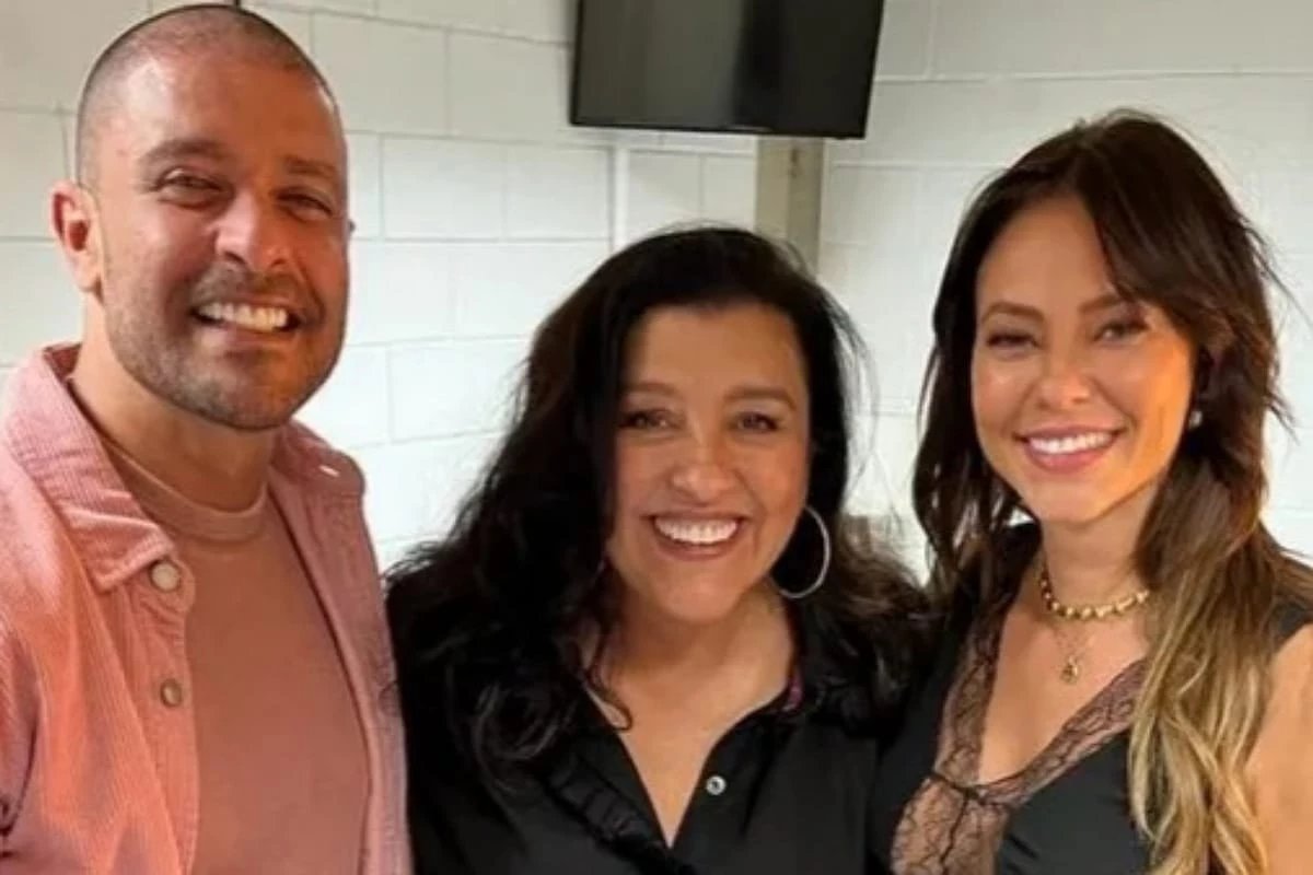 Regina Case quebra o silencio e envia apoio a Paolla