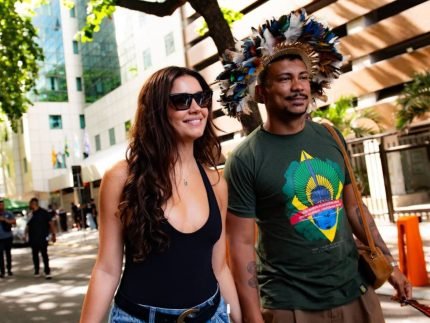 Sophie Charlotte e Xama participam de ato musical contra projeto