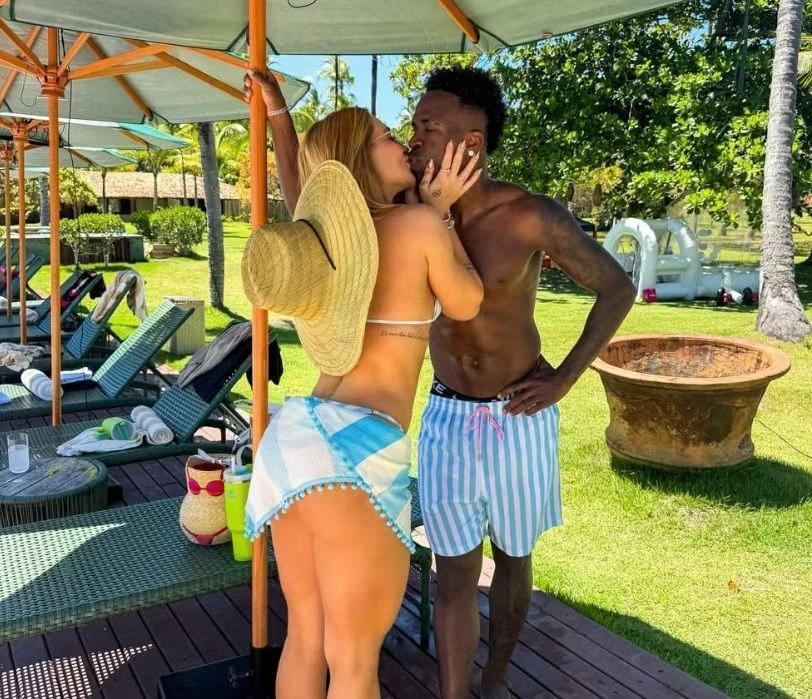 Virginia compartilha clima de romance com Vini Jr em.webp