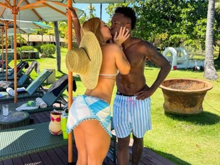 Virginia e Vini Jr se hospedam em quarto de