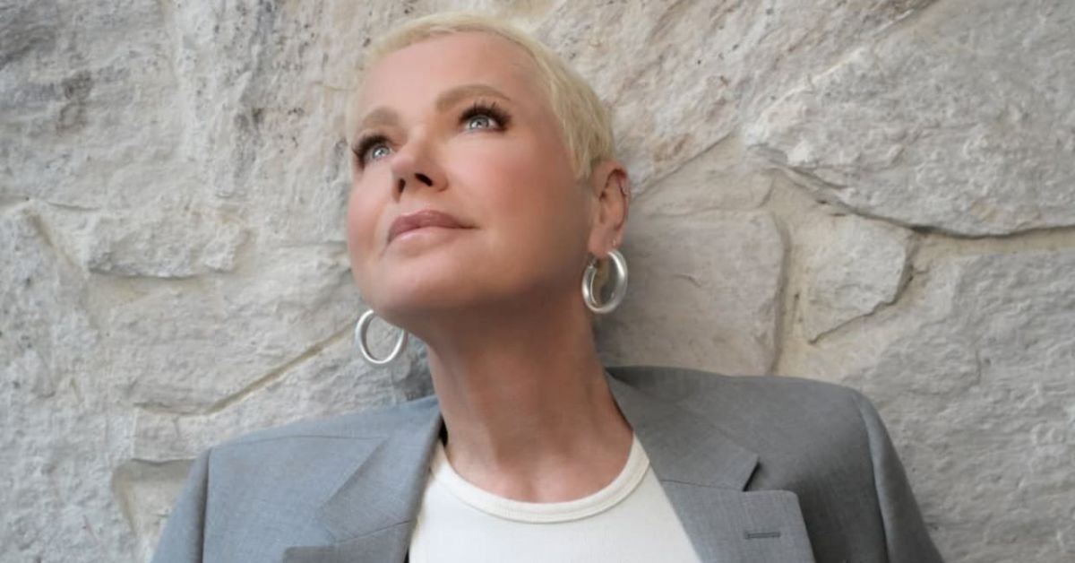 Xuxa precisou passar por cirurgia delicada na coluna motivou foi