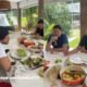 Ze Felipe reaparece almocando em familia apos fim com Ana