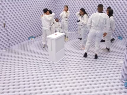 1768330601 Ricardinho aperta o botao vermelho e se torna o primeiro