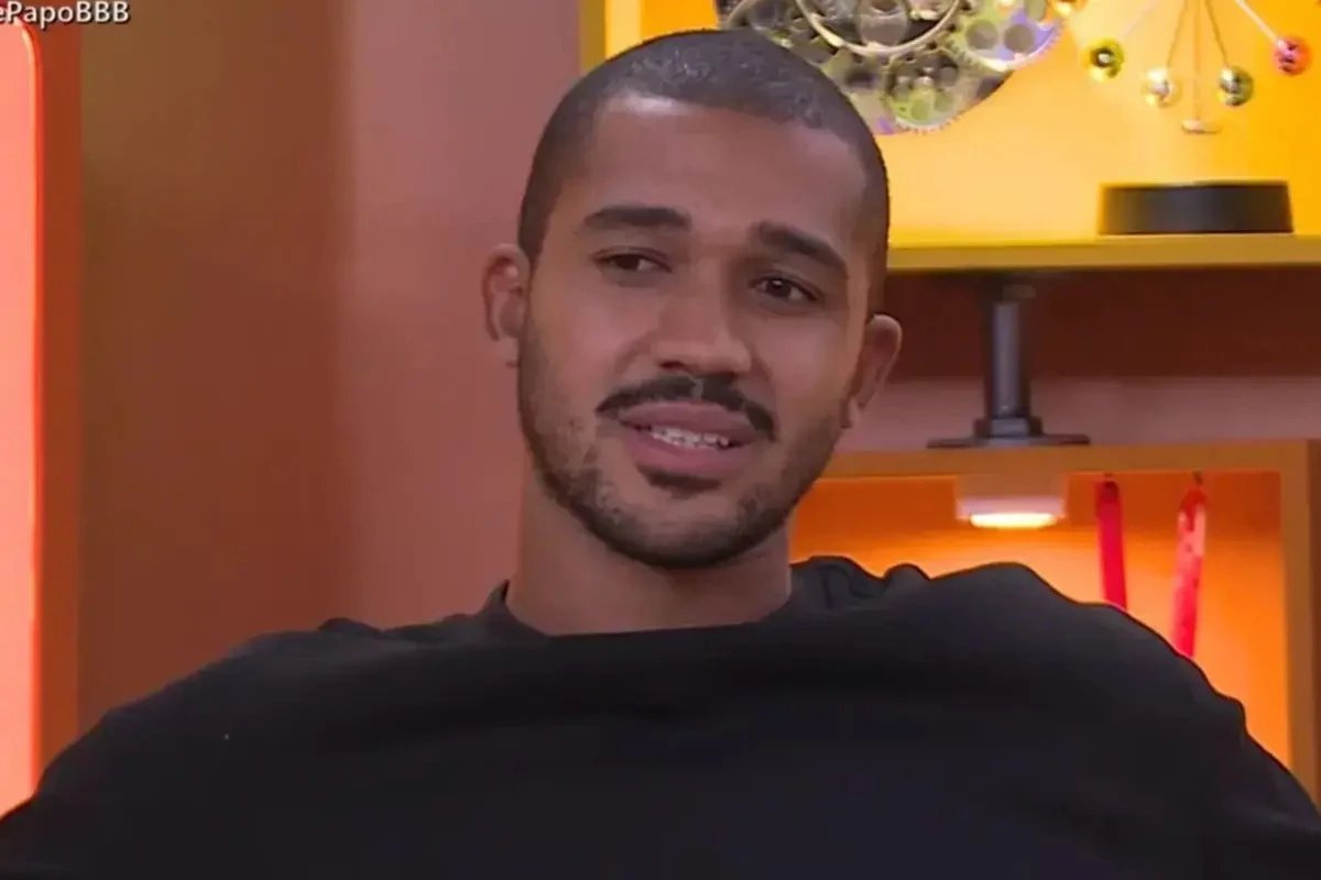 Abalado Matheus diz estar arrependido do que fez no BBB26