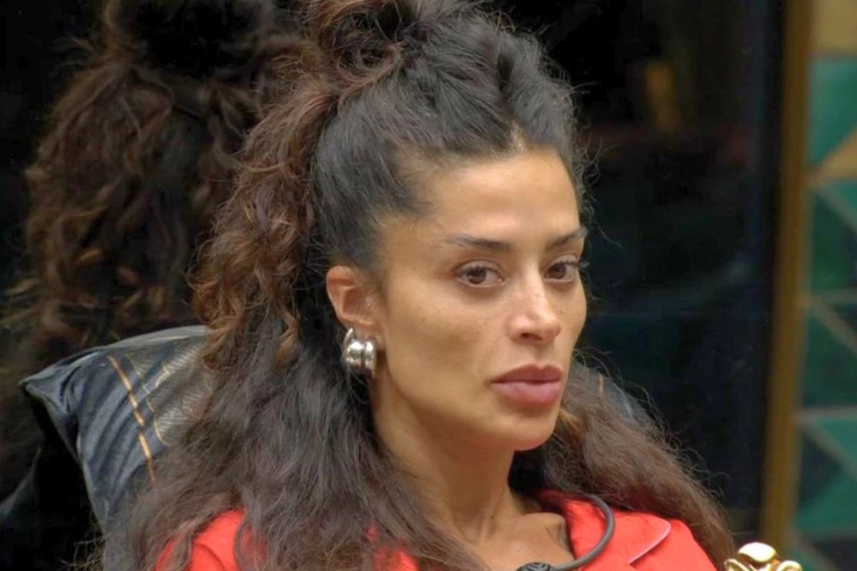 Aline Campos e flagrada acompanhada de deputado ex de Cintia