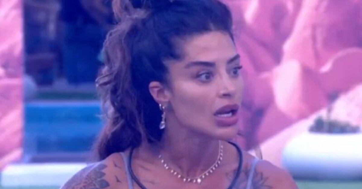 Aline Campos revela verdadeiro motivo de abolir do sobrenome Riscado