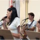 Ana Castela solta voz em coral da igreja assista.webp
