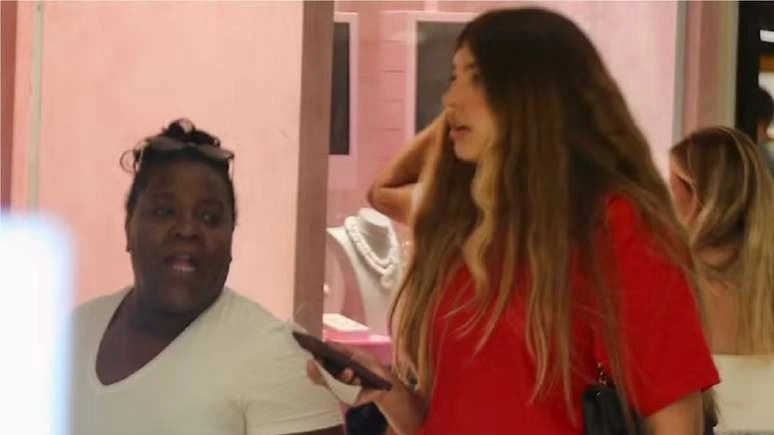 Aos 13 anos filha de Grazi Massafera e Caua.webp