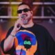 Apos internacao de Xanddy Harmonia Belo substitui cantor em show