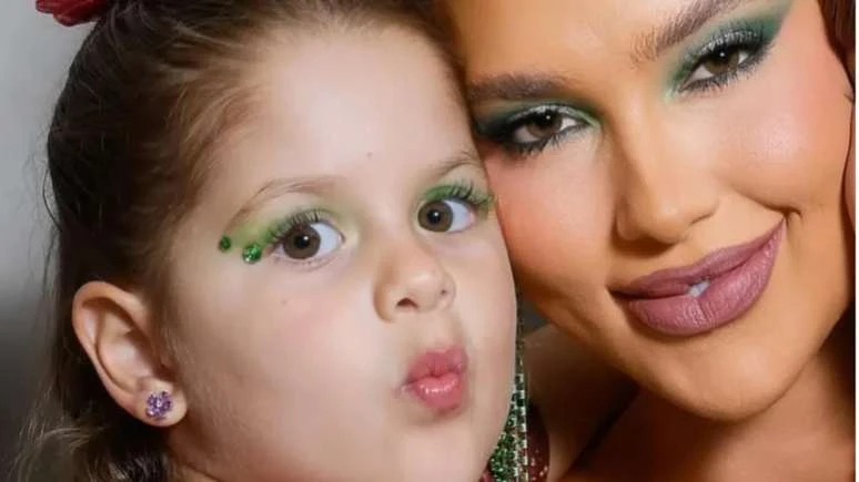 Atitude da filha de Virginia em ensaio da Grande.webp