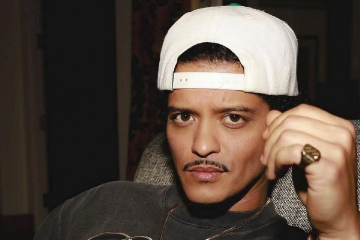 Bruno Mars rebate critica a carreira e dispara contra jornalista
