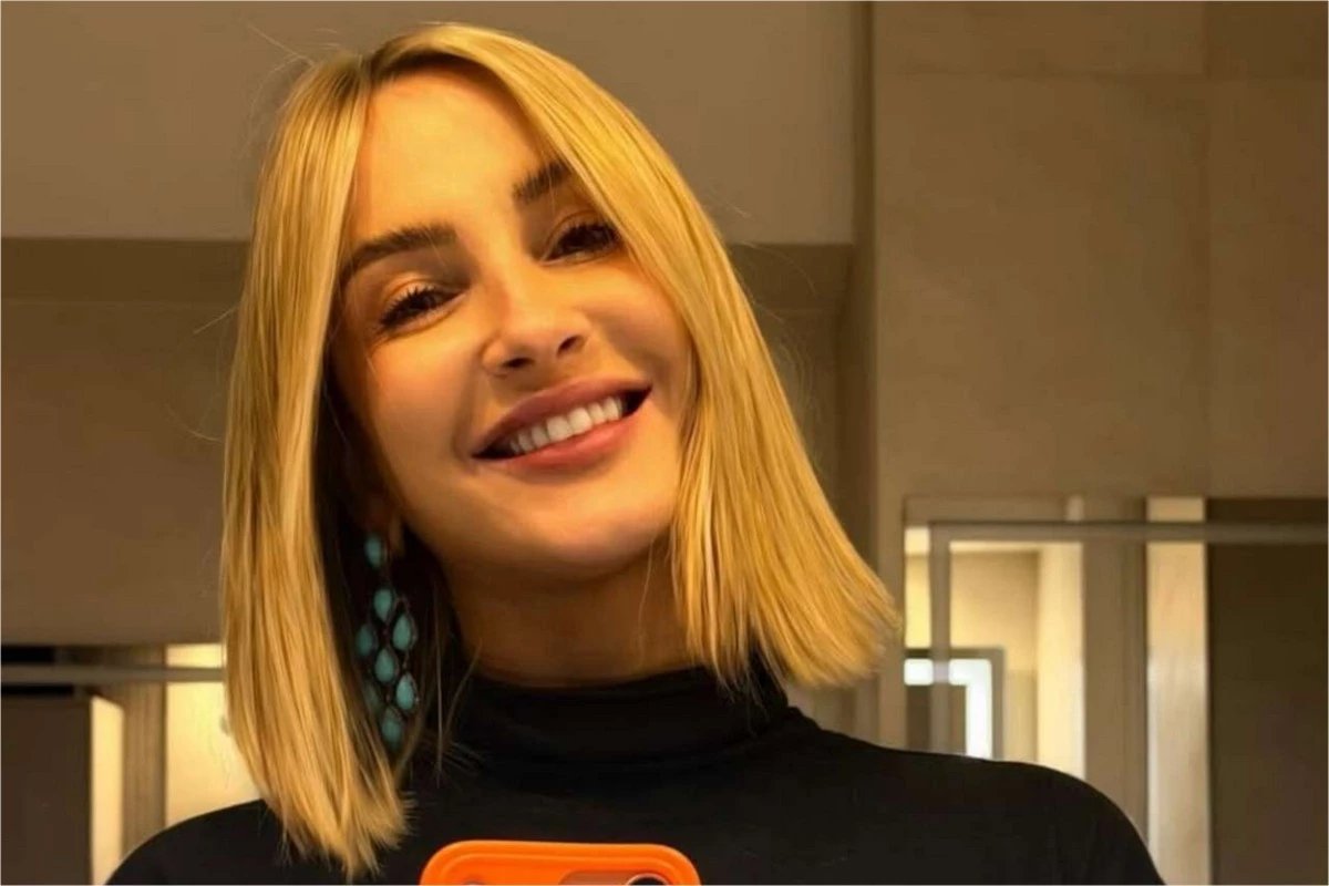 Claudia Leitte deixa os internautas chocados ao compartilhar fotos do