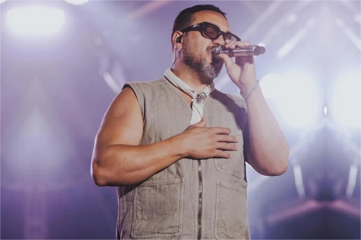 Confusao apos show Belo erra o nome da cidade onde