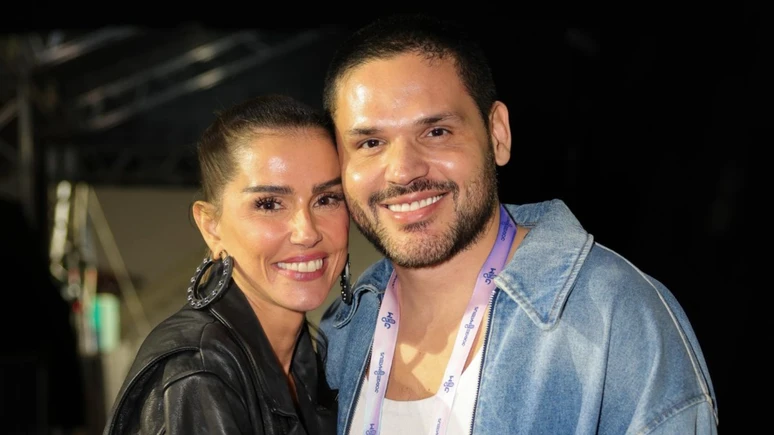 Deborah Secco se declara para novo namorado Amor de.webp