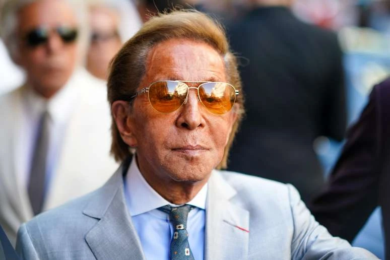 Estilista italiano Valentino morre aos 93 anos.webp