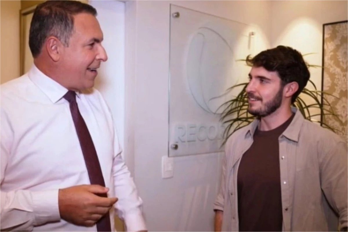 Filho de Gugu Liberato ganha oportunidade na Record e estreia