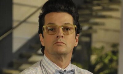 Lembra do Cro o mordomo de Fina Estampa Ele esta