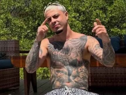 MC Tuto deixa a prisao apos uma semana detido por