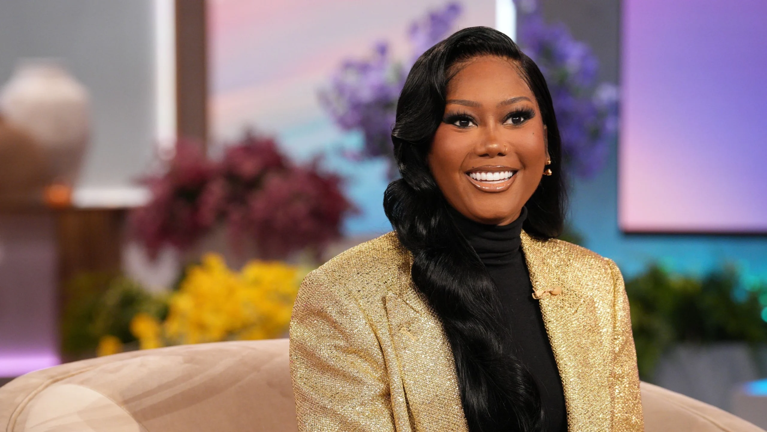 Muni Long processa ex empresarios por internacao em clinica psiquiatrica.webp